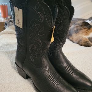 Ariat women boots heritage women R Toe black deer tan. Size 9.5 new